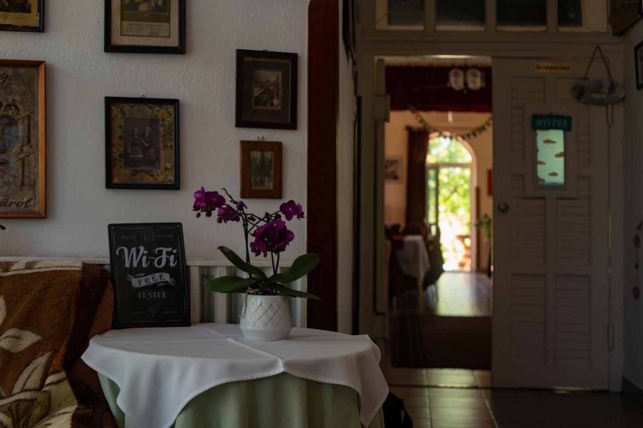 Bed and Breakfast Alabastrom Panzio Es Etterem Богач Экстерьер фото